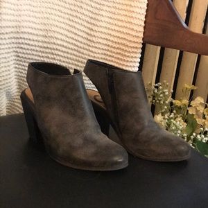Guess grey Booties